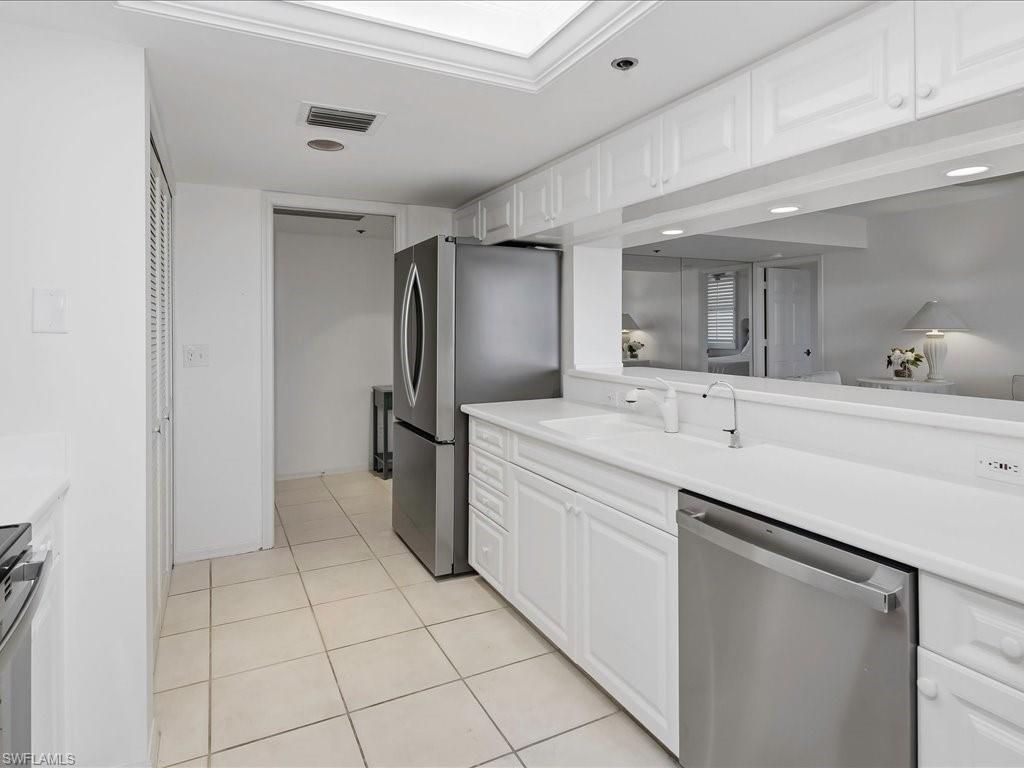 5550 Heron Point Dr , Unit 402, Naples, FL 34108 Photo