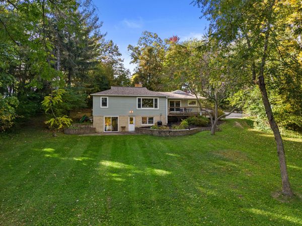 N6084 Bennetts Rd, Oak Grove, WI 53032