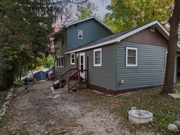 107 Bayview Rd, Delavan, WI 53191