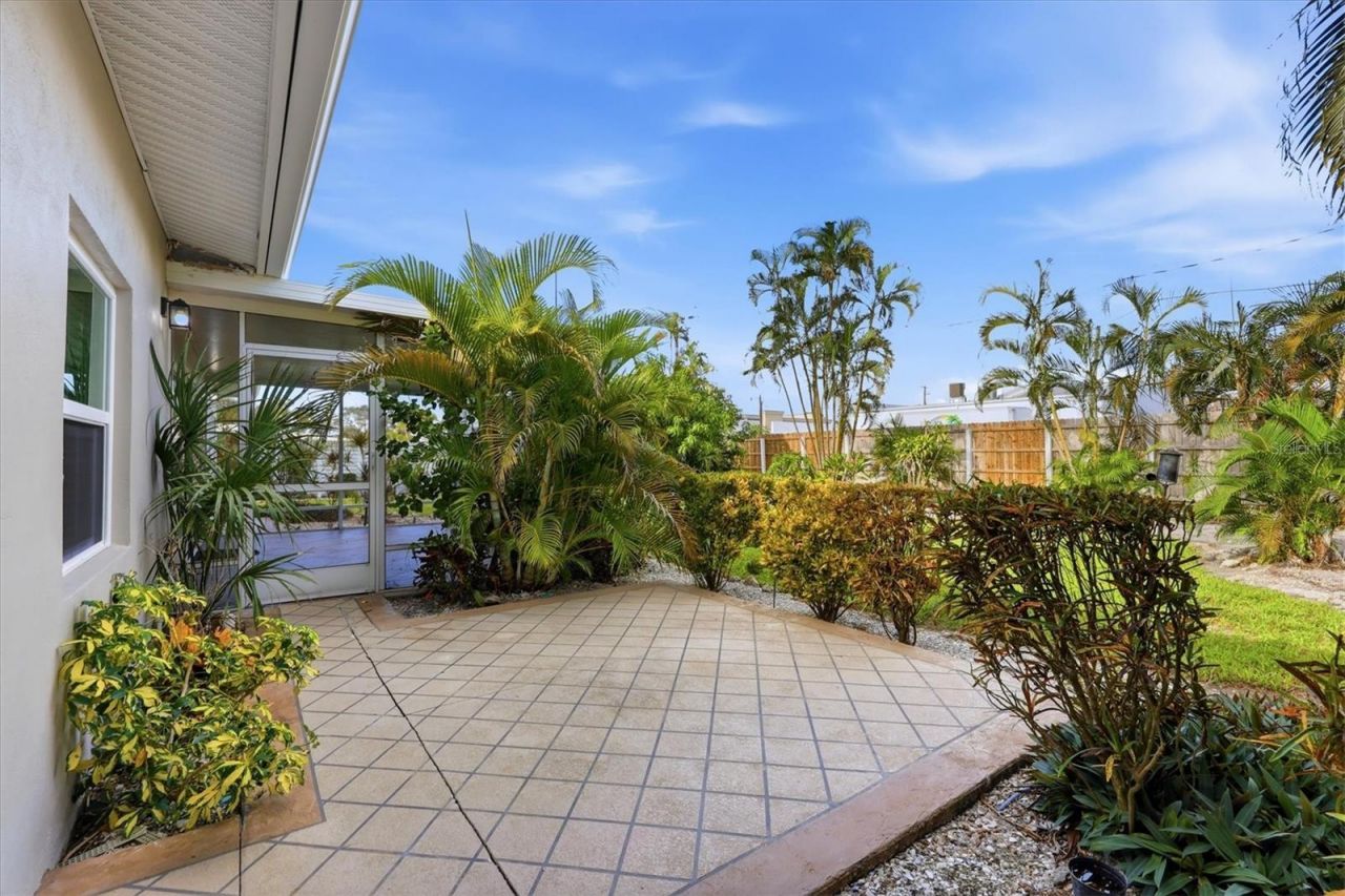 7313 Starfish Drive , Sarasota, FL 34231 Photo