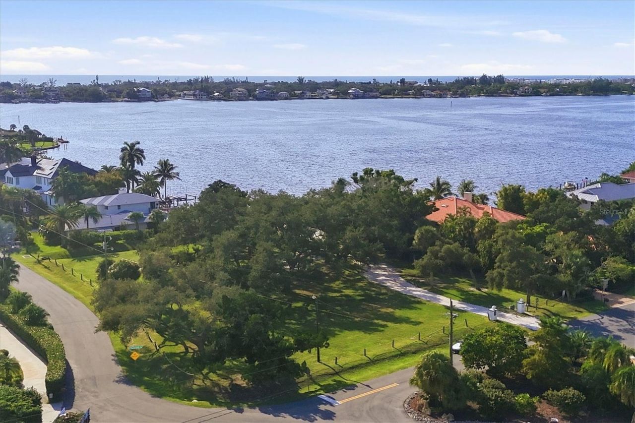 7313 Starfish Drive , Sarasota, FL 34231 Photo