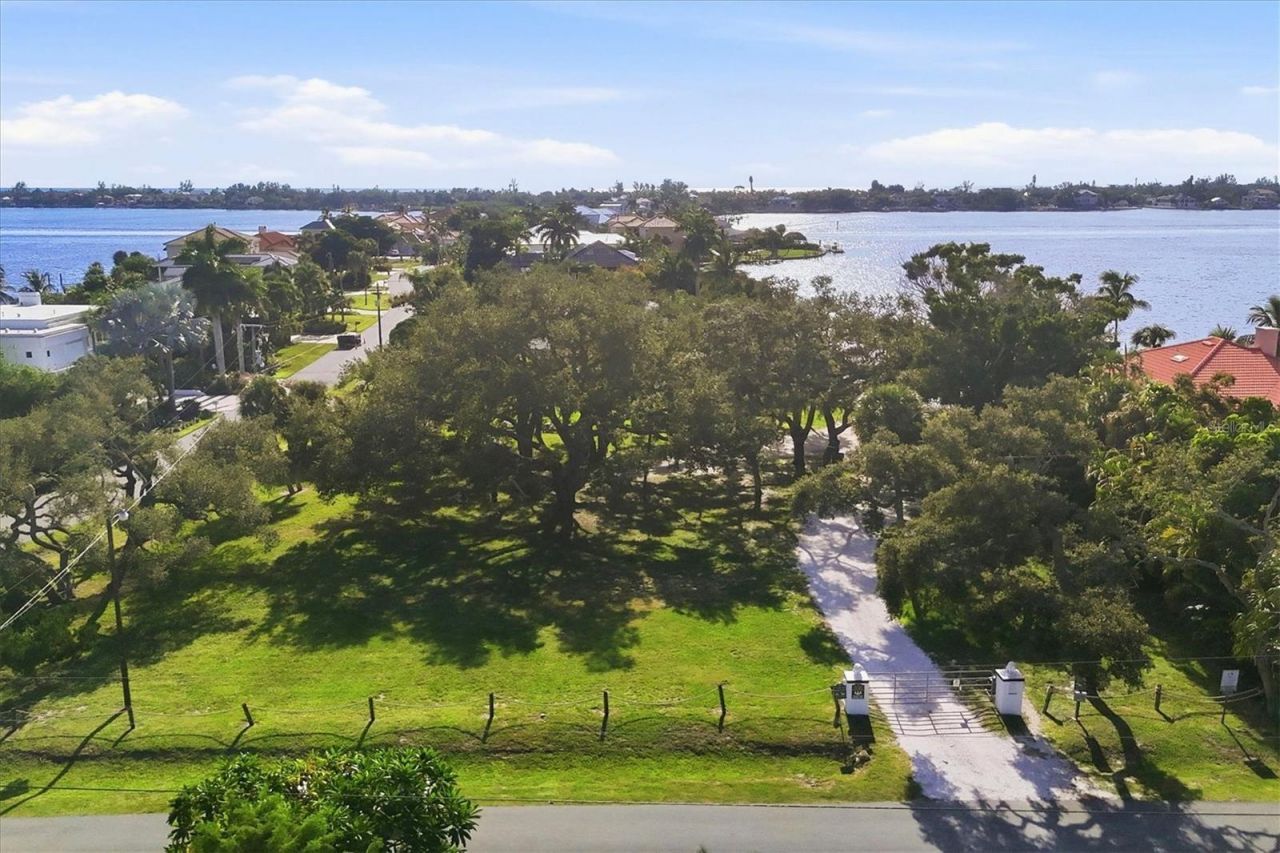 7313 Starfish Drive , Sarasota, FL 34231 Photo