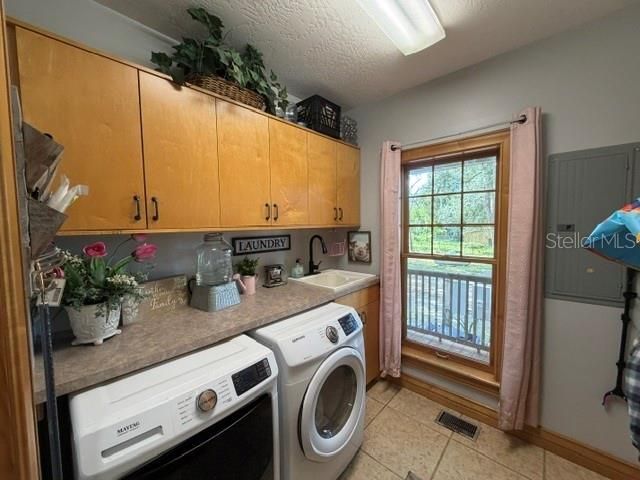216 Castillo Road, Ruskin, FL 33570 Photo