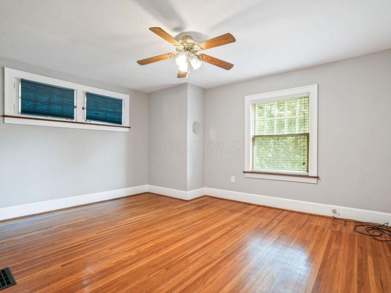 126 Erie Road , Columbus, OH 43214 Photo 33