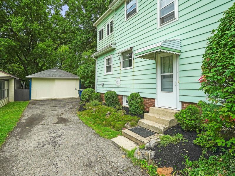 126 Erie Road , Columbus, OH 43214 Photo 4