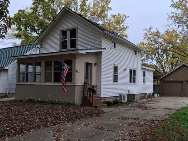 410 W Berry Avenue, Lansing, MI 48910