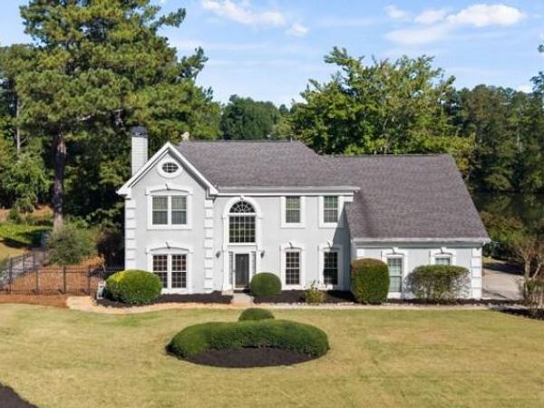 231 Saint Martin Drive , Suwanee, GA 30024