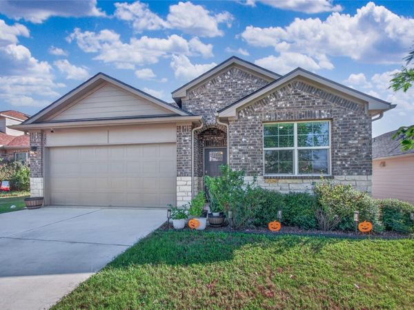 125 Fair Anne DR, Georgetown, TX 78626