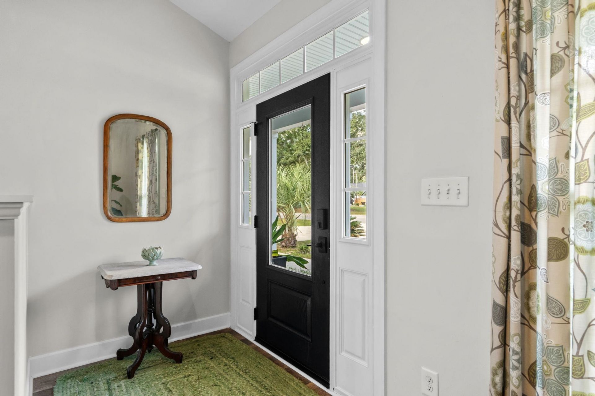 359 Country Club Dr.  Photo 10