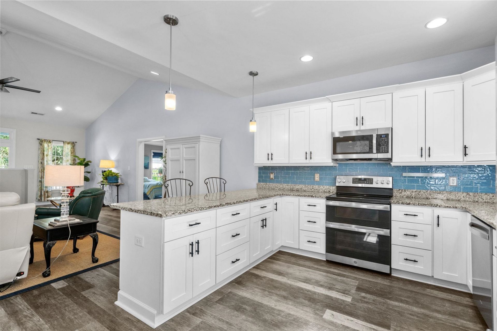 359 Country Club Dr.  Photo 19