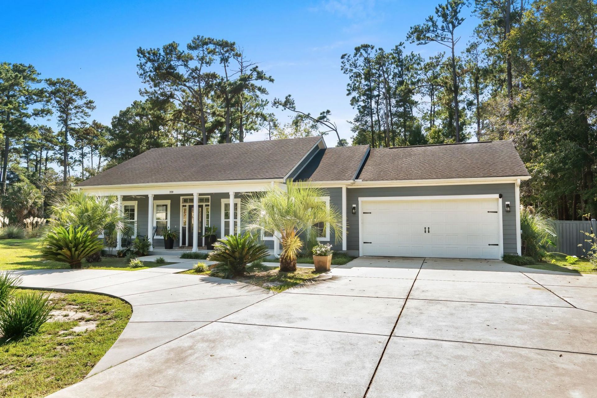359 Country Club Dr.  Photo 4