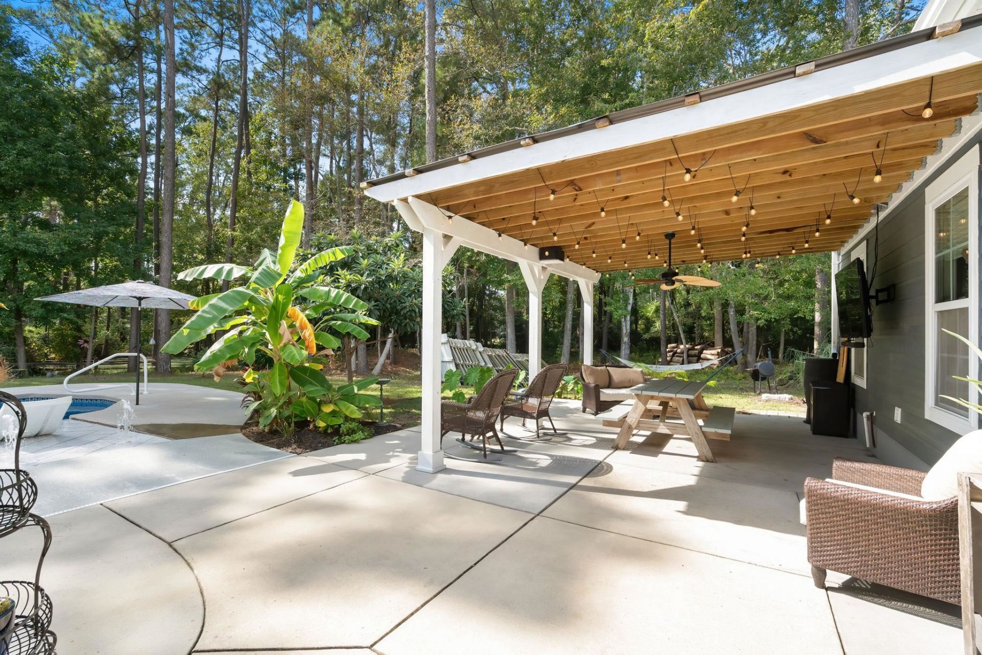 359 Country Club Dr.  Photo 42