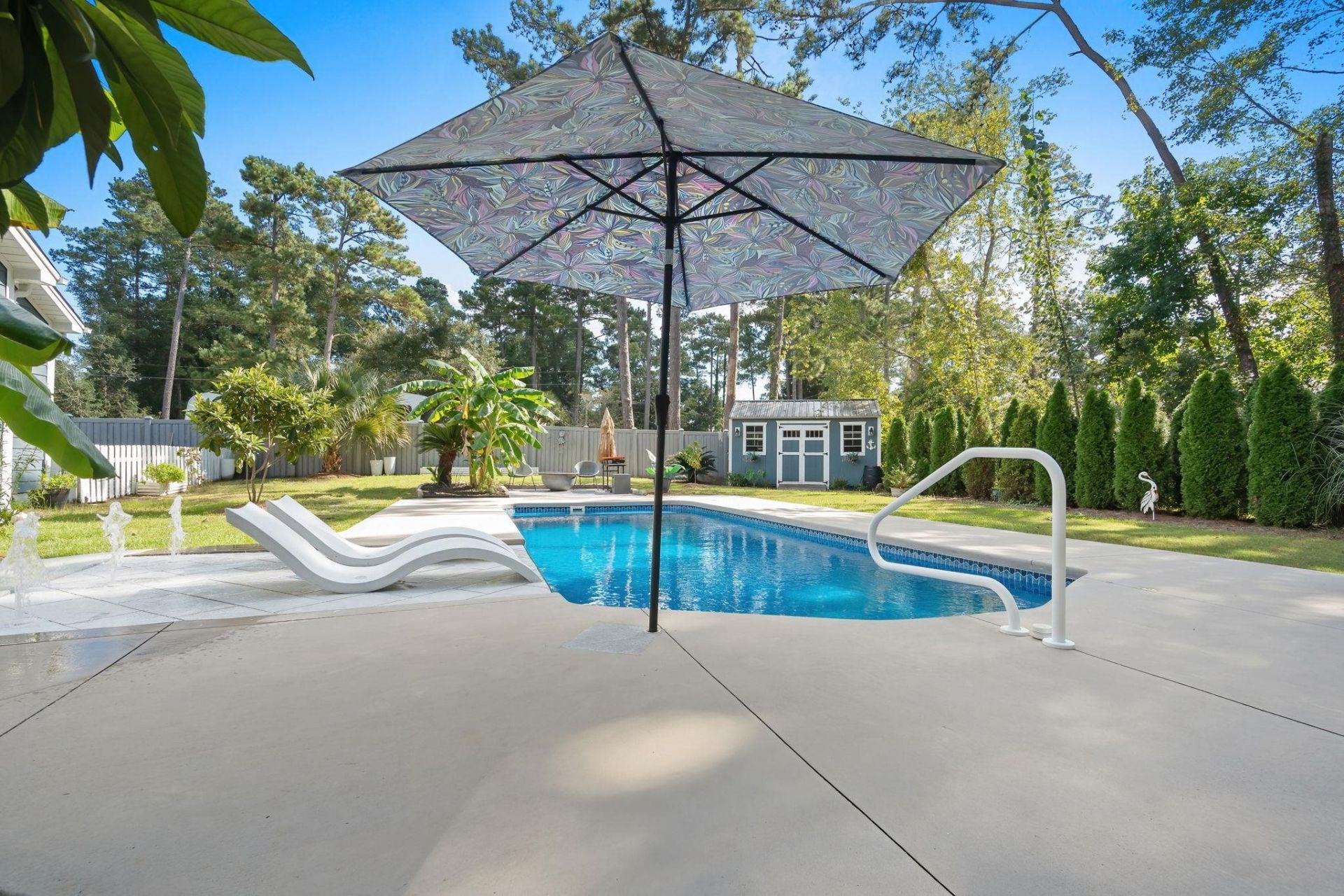 359 Country Club Dr.  Photo 46