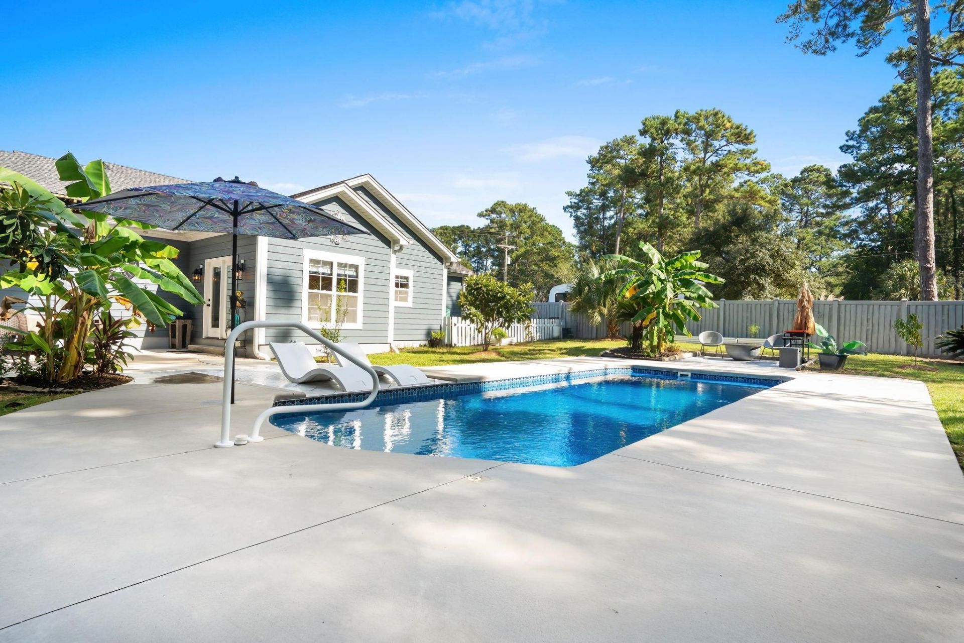 359 Country Club Dr.  Photo 48