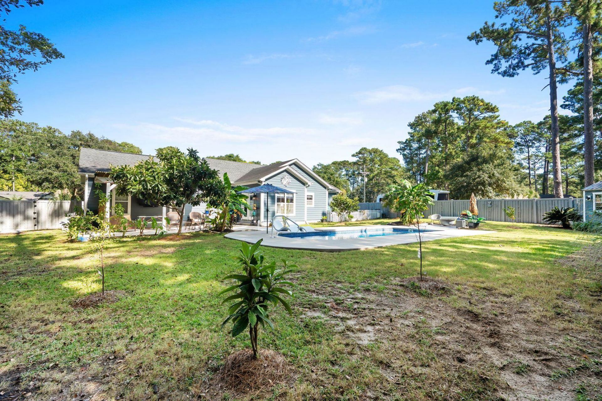 359 Country Club Dr.  Photo 49