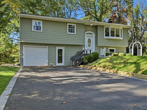 11 Marbeth Circle , Miller Place, NY 11764