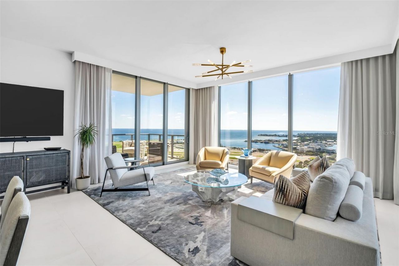 301 1st Street S, Unit 2507, Saint Petersburg, FL 33701 Photo