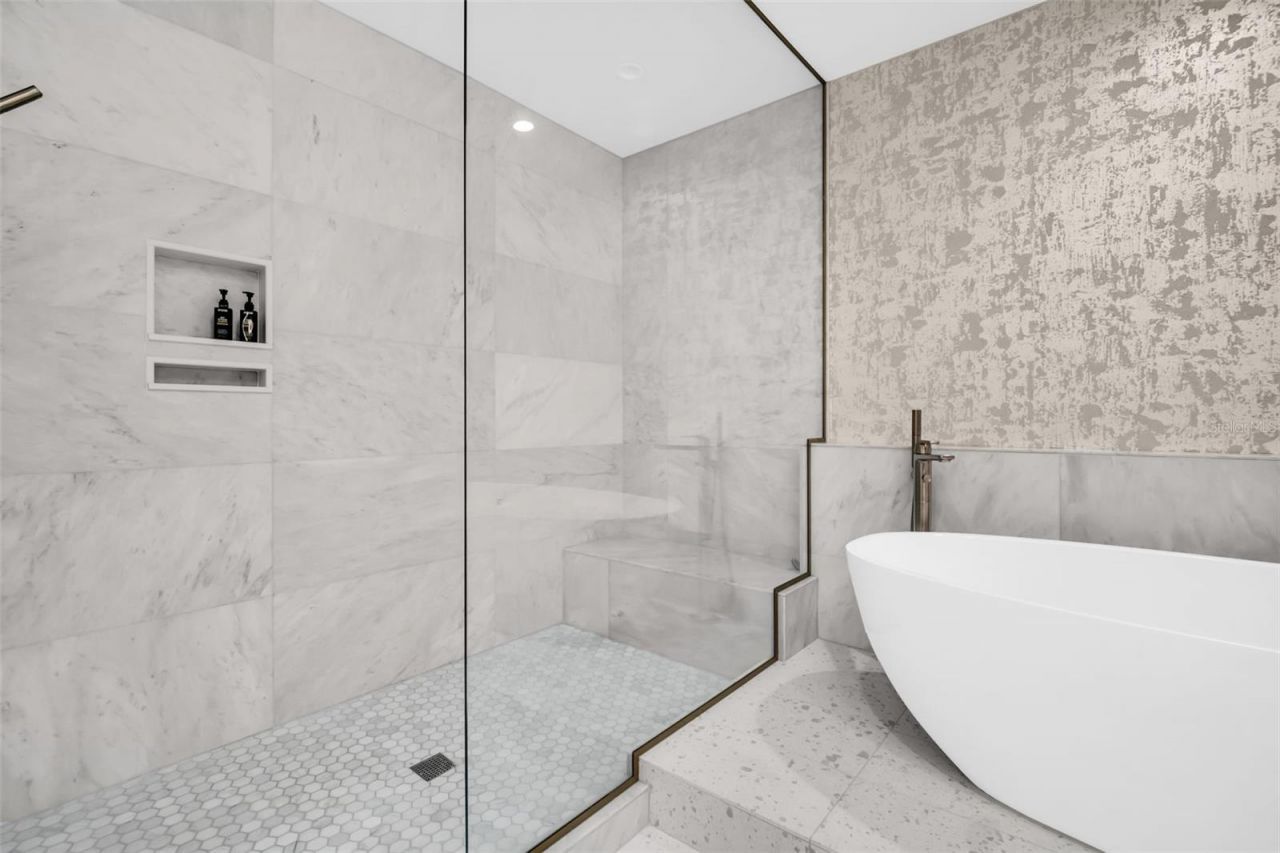 301 1st Street S, Unit 2507, Saint Petersburg, FL 33701 Photo