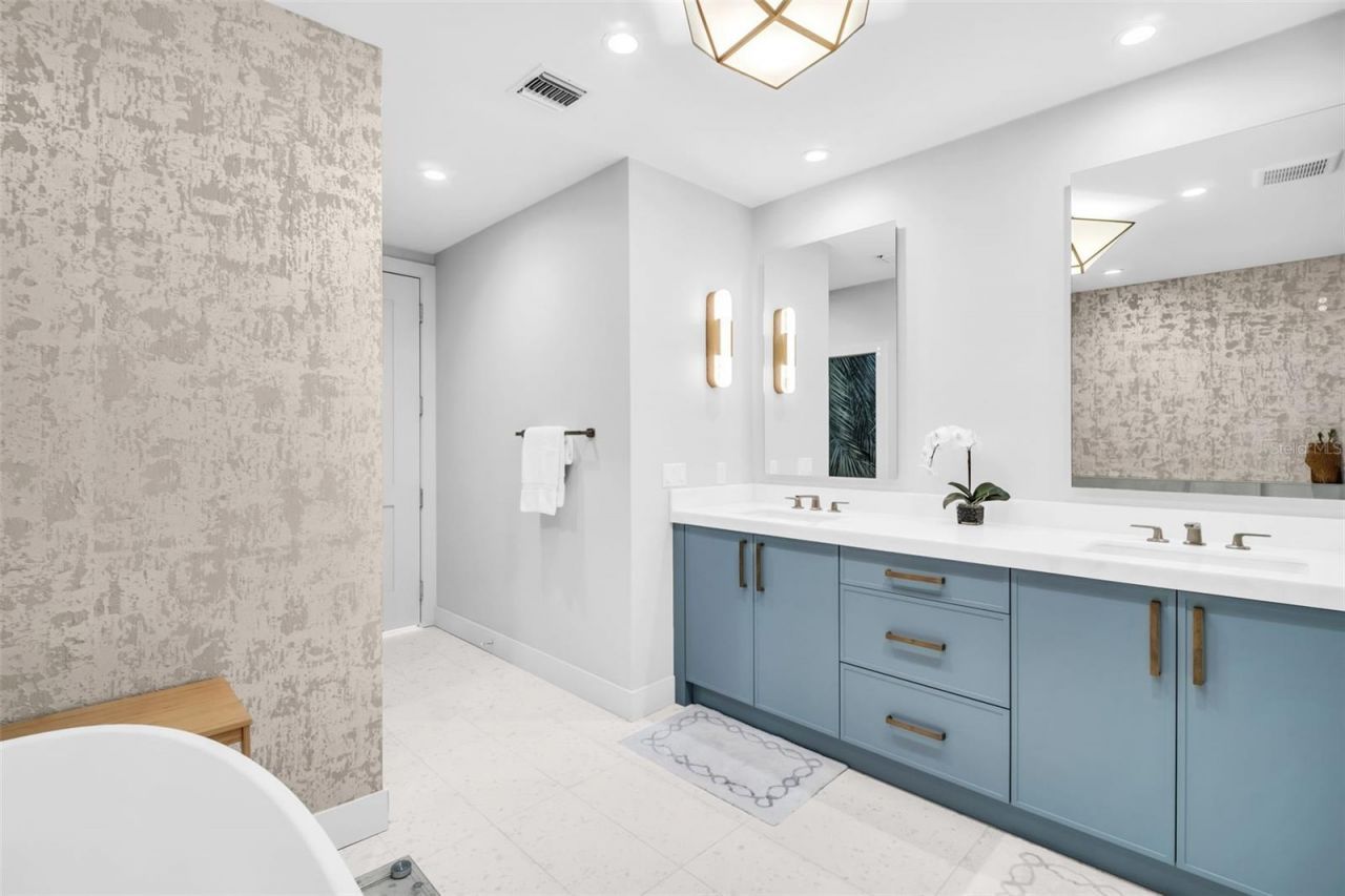 301 1st Street S, Unit 2507, Saint Petersburg, FL 33701 Photo