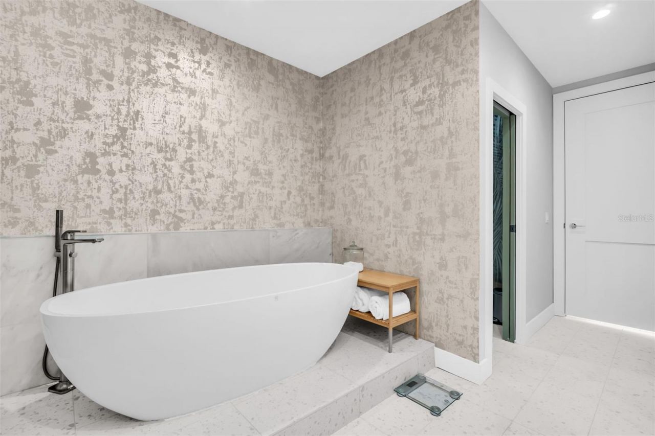 301 1st Street S, Unit 2507, Saint Petersburg, FL 33701 Photo