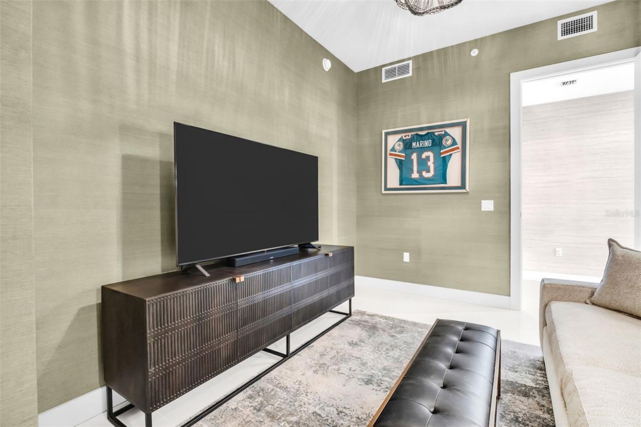 301 1st Street S, Unit 2507, Saint Petersburg, FL 33701 Photo