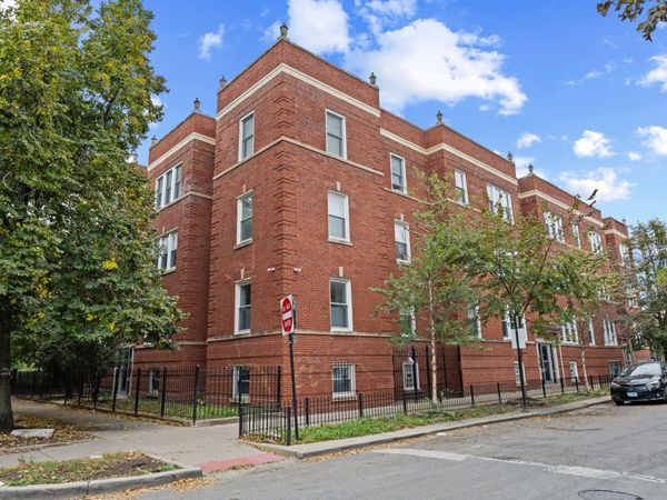 2715 N Sawyer Avenue , Unit 1, Chicago, IL 60647