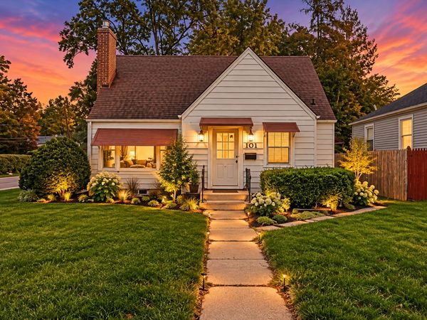101 S Union Street , Elgin, IL 60123