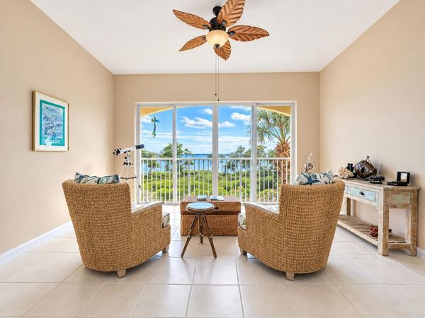 23 HARBOUR ISLE Drive W, Unit 203, Fort Pierce, FL 34949
