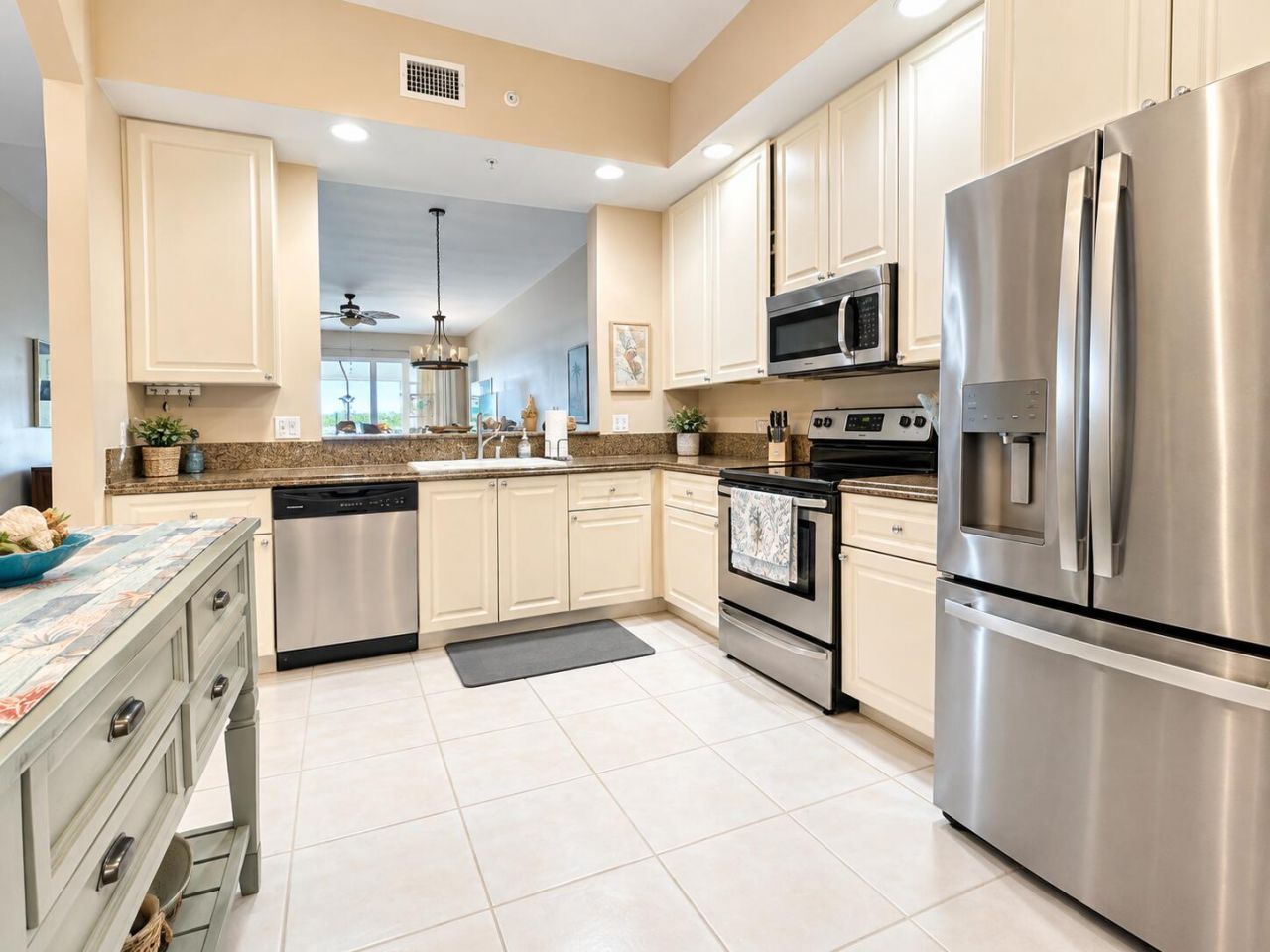 23 Harbour Isle Drive W, Unit 203, Fort Pierce, FL 34949 Photo