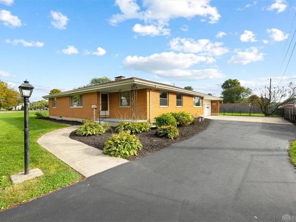 606 W Lake Avenue, New Carlisle, OH 45344