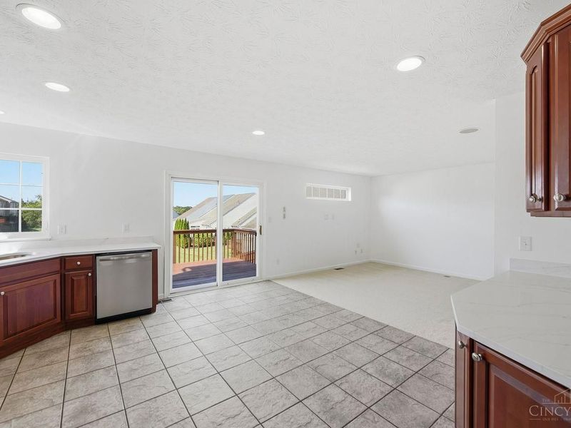 7471 Victoria Falls Avenue, Deerfield Township, OH 45039 Photo 10