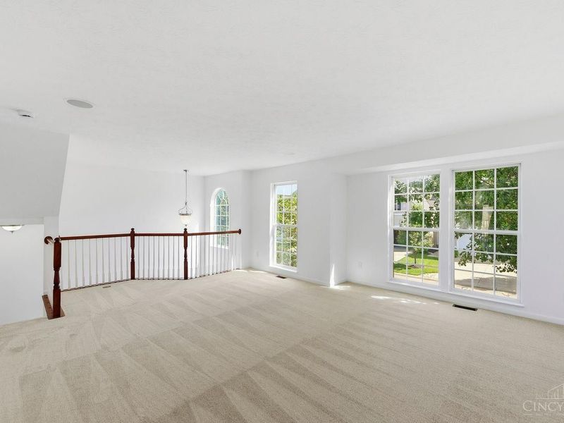 7471 Victoria Falls Avenue, Deerfield Township, OH 45039 Photo 3