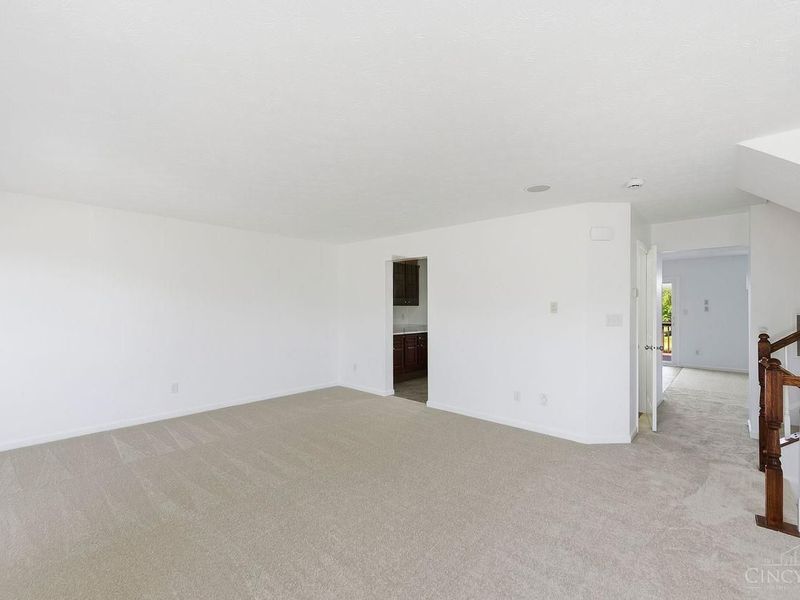 7471 Victoria Falls Avenue, Deerfield Township, OH 45039 Photo 6