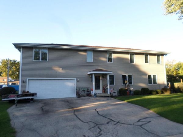 400 E North STREET, Silver Lake, WI 53170