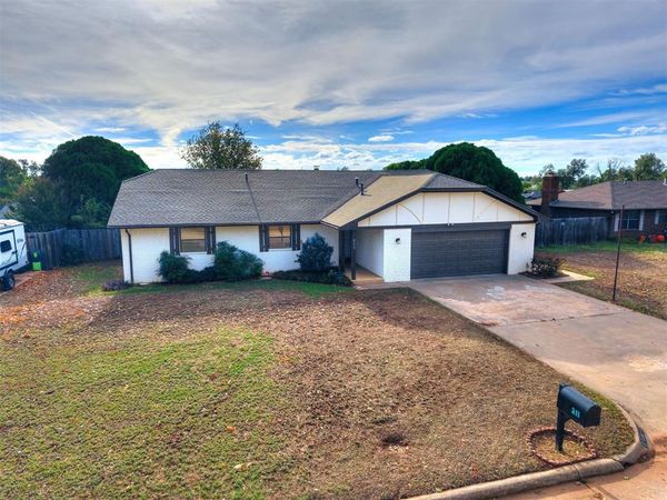 311 Christopher Drive, Chickasha, OK 73018