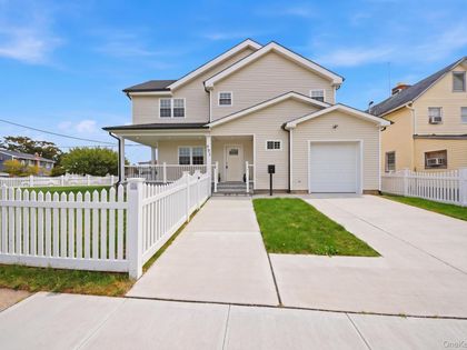 403 S Bayview Avenue Freeport, NY 11520