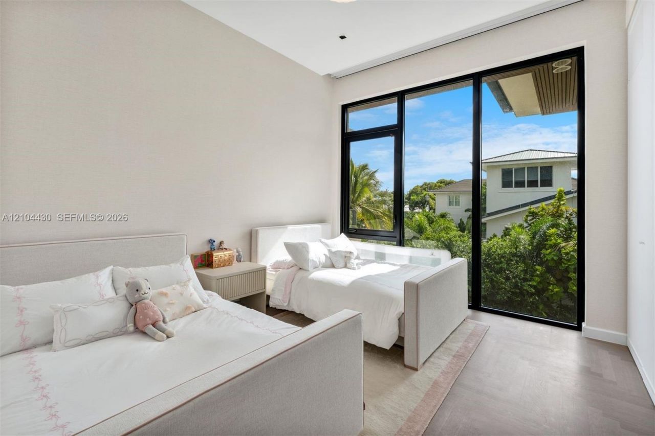 360 Harbor Ln , Key Biscayne, FL 33149 Photo