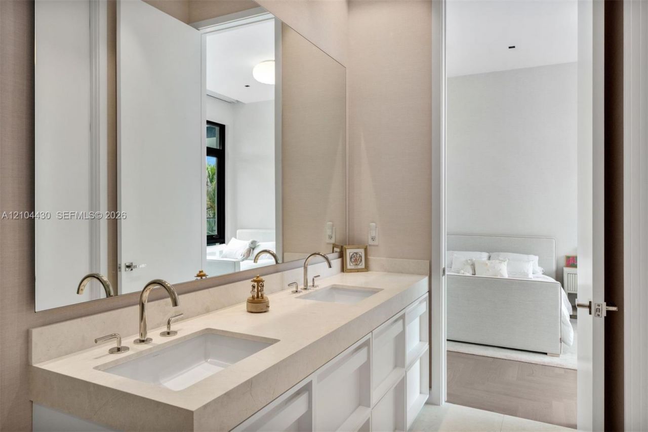 360 Harbor Ln , Key Biscayne, FL 33149 Photo