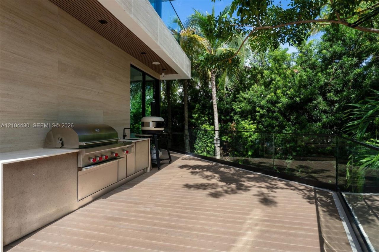 360 Harbor Ln , Key Biscayne, FL 33149 Photo