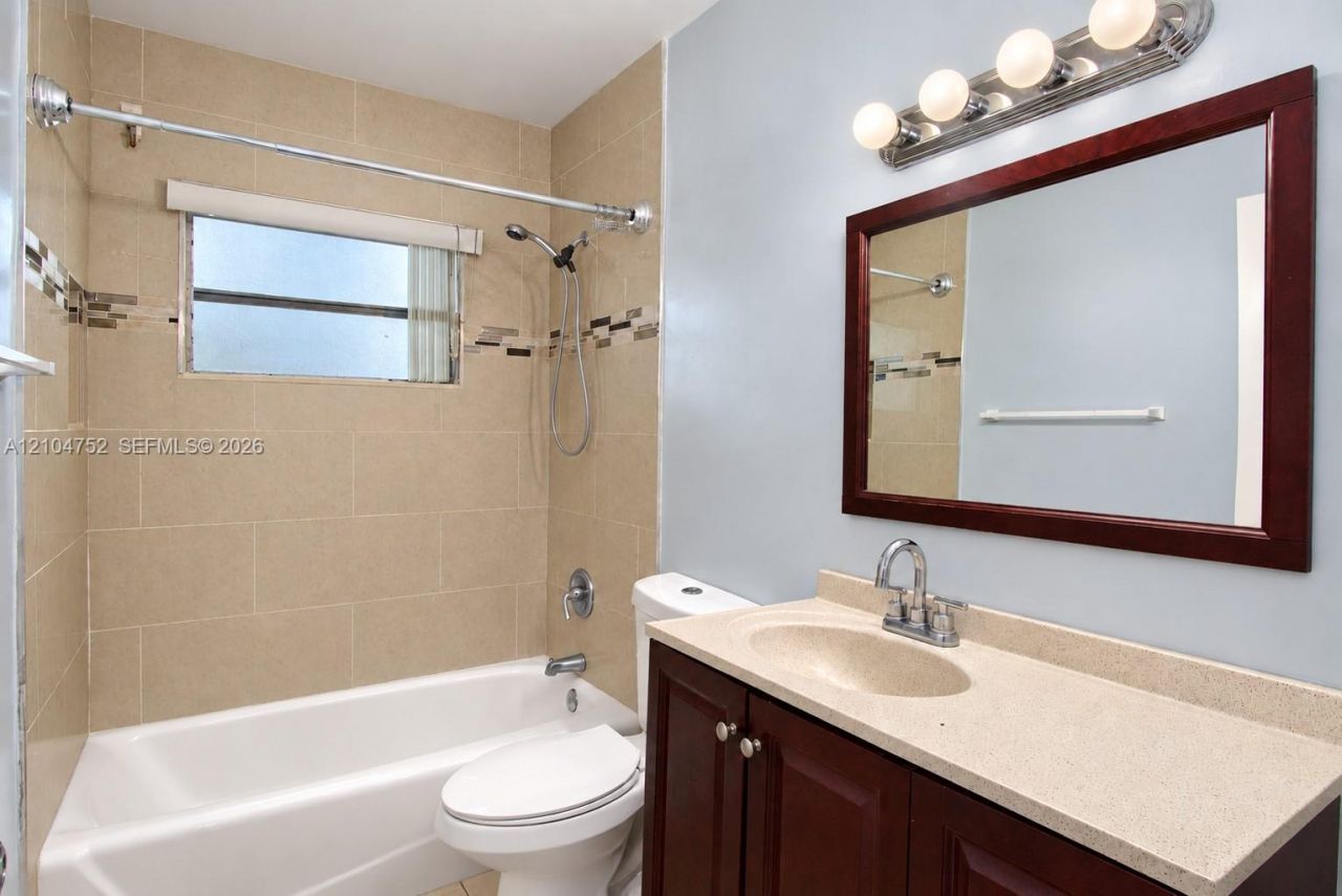 412 S Luna Ct, Unit 9, Hollywood, FL 33021 Photo