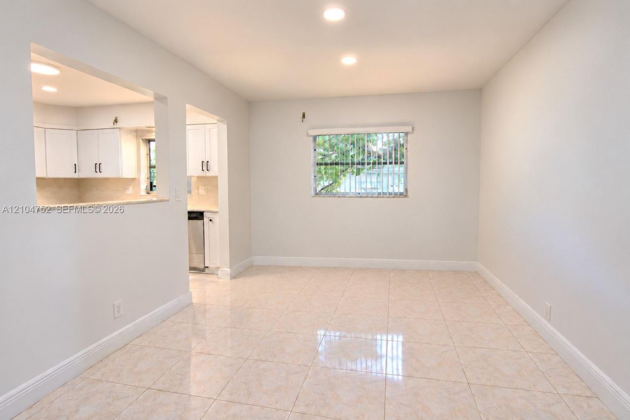 412 S Luna Ct, Unit 9, Hollywood, FL 33021 Photo