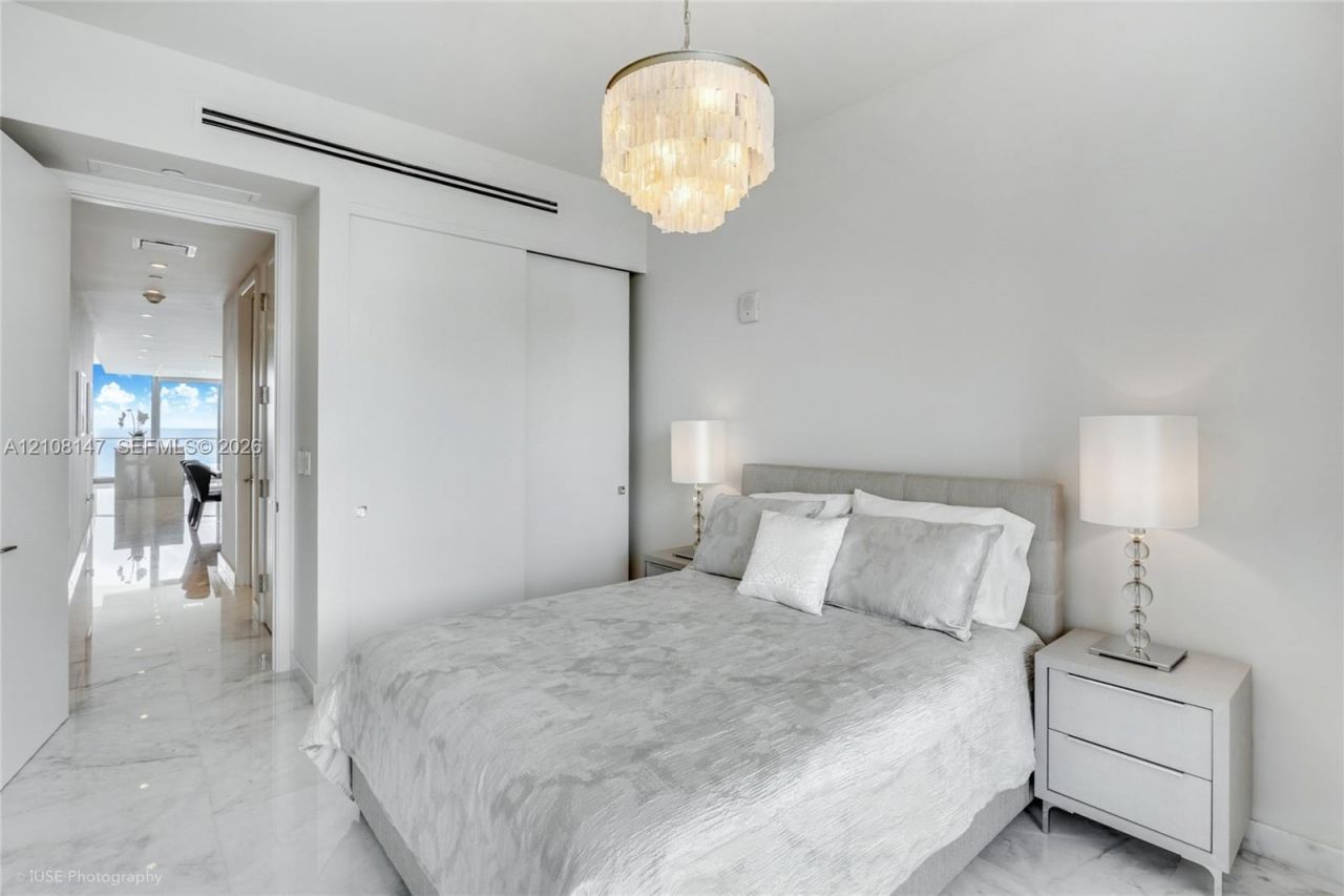 15701 Collins Ave , Unit 902, Sunny Isles Beach, FL 33160 Photo