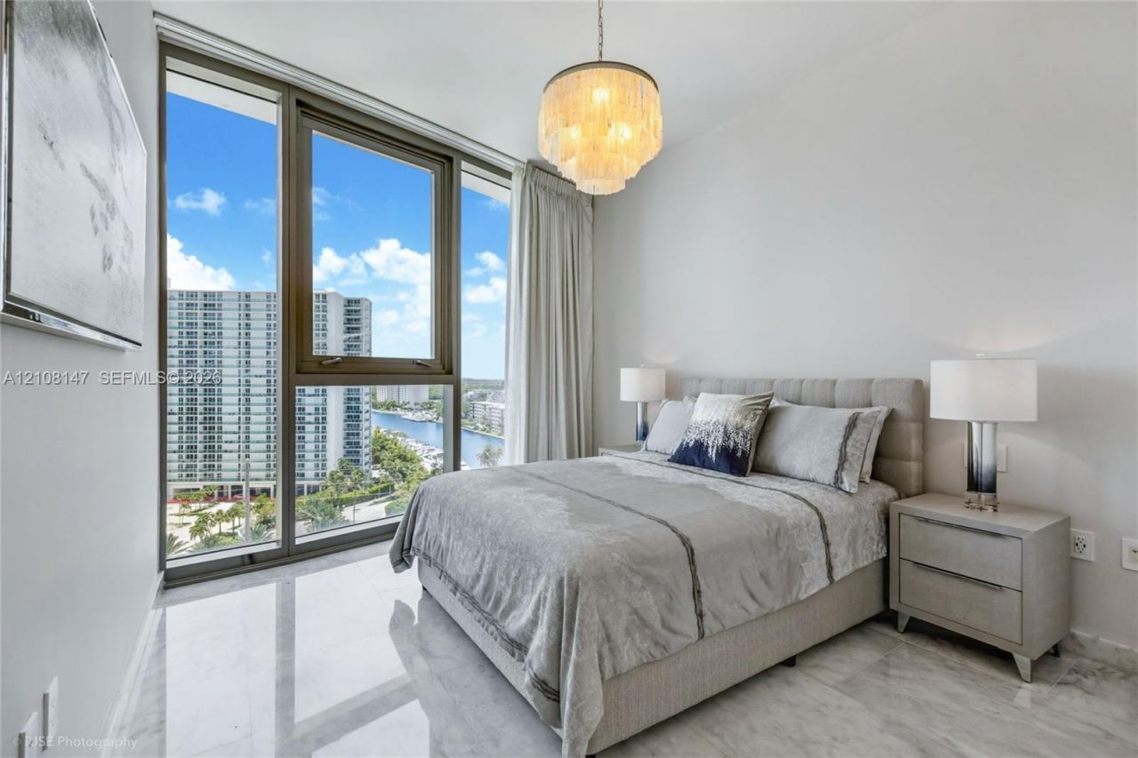 15701 Collins Ave , Unit 902, Sunny Isles Beach, FL 33160 Photo