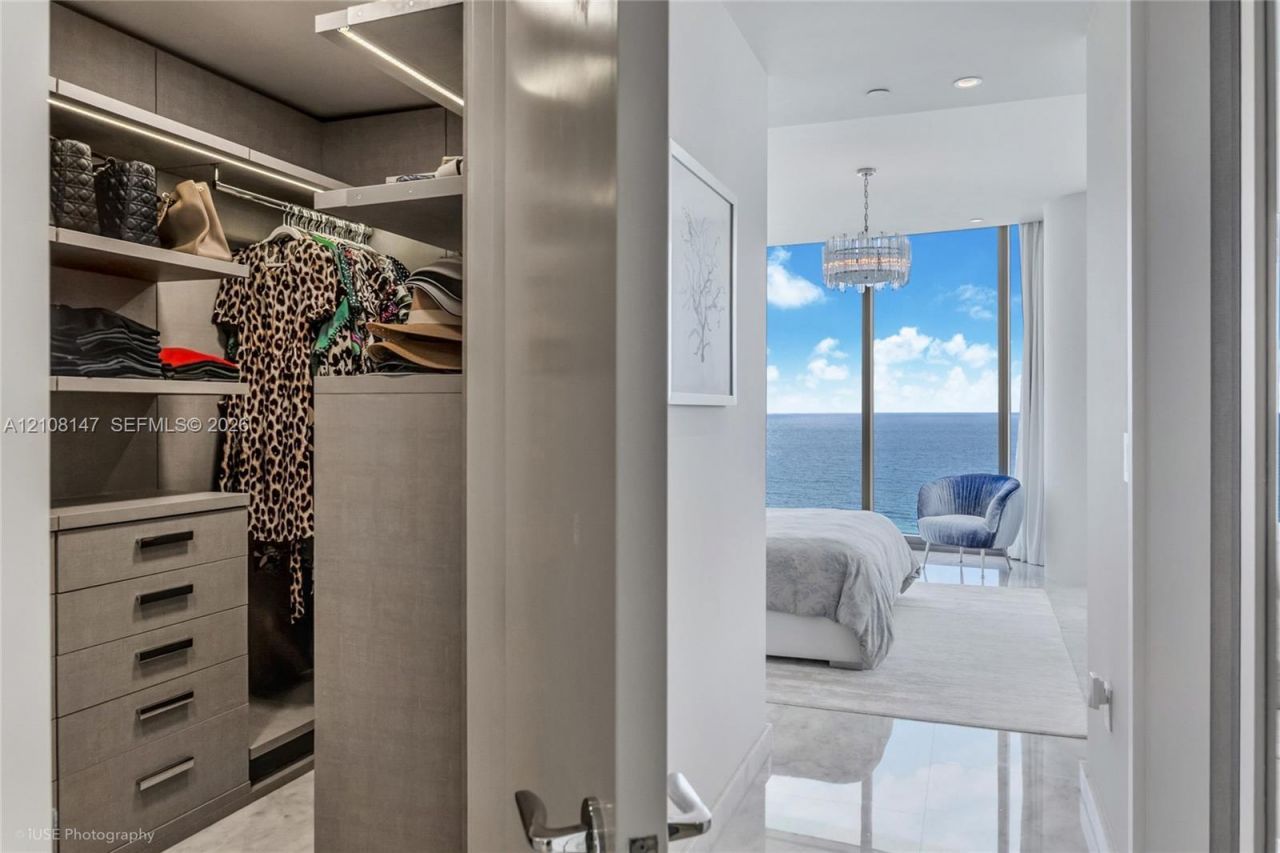 15701 Collins Ave , Unit 902, Sunny Isles Beach, FL 33160 Photo