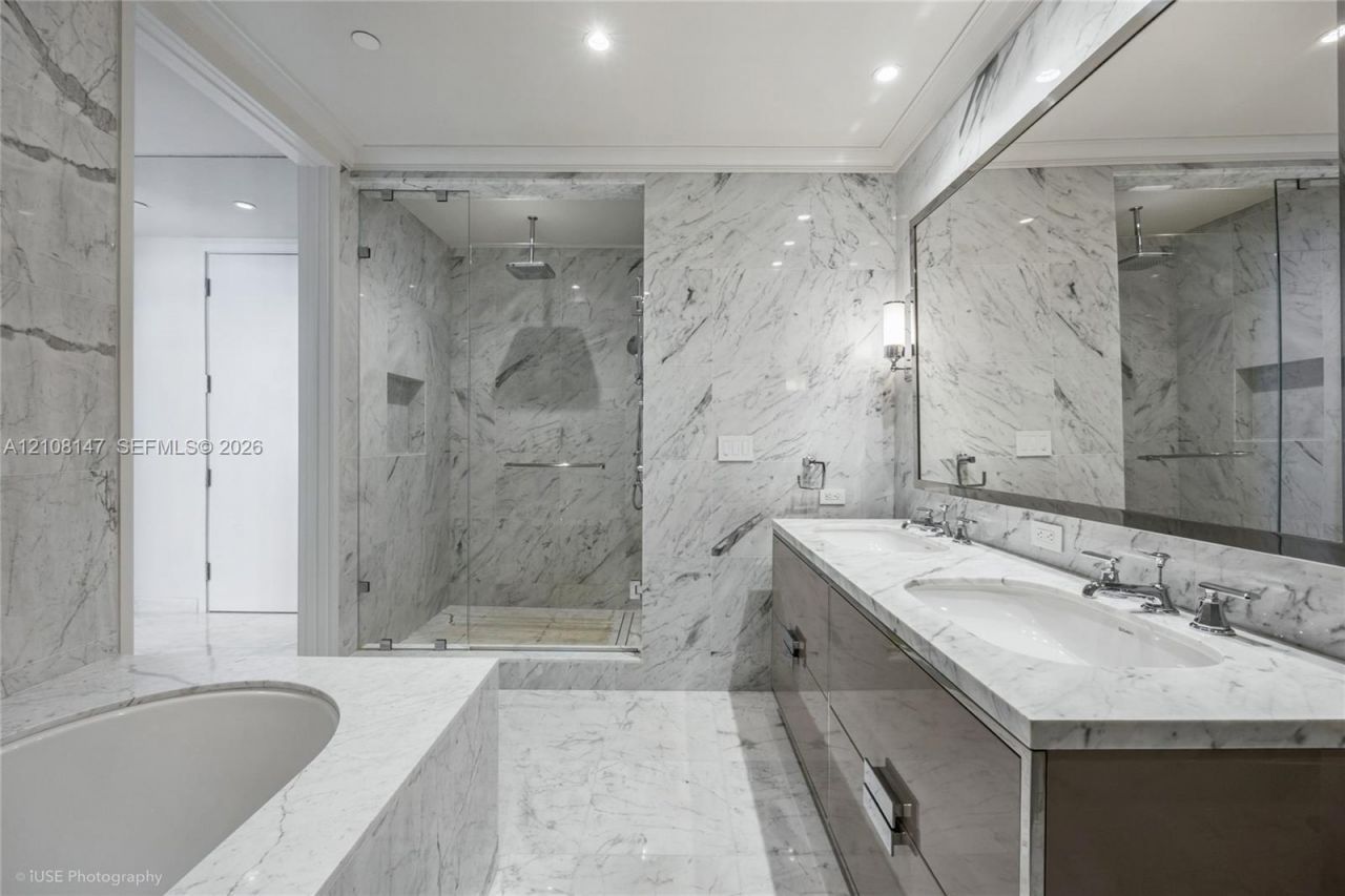15701 Collins Ave , Unit 902, Sunny Isles Beach, FL 33160 Photo