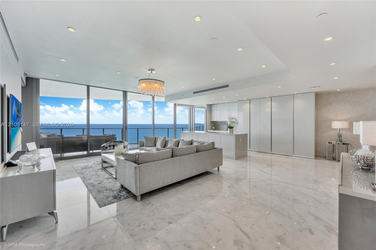 15701 Collins Ave , Unit 902, Sunny Isles Beach, FL 33160 Photo