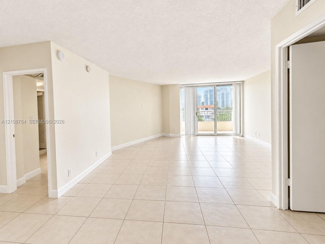 3180 S Ocean Dr , Unit 520, Hallandale Beach, FL 33009 Photo
