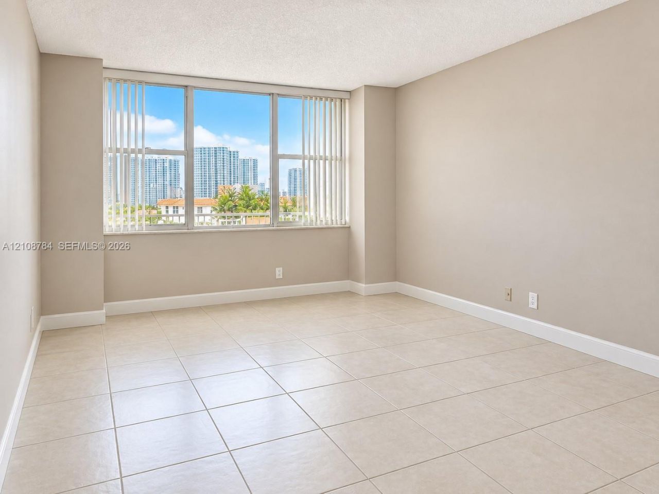 3180 S Ocean Dr , Unit 520, Hallandale Beach, FL 33009 Photo