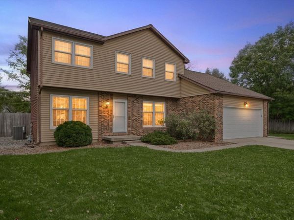 2404 Provine Circle , Urbana, IL 61801