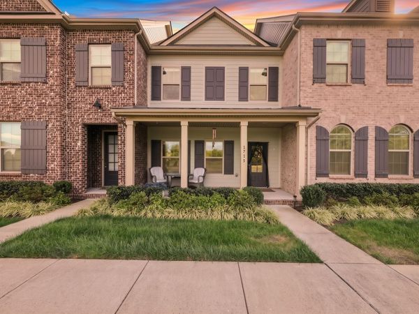 1715 Old Drakes Creek Rd, Hendersonville, TN 37075